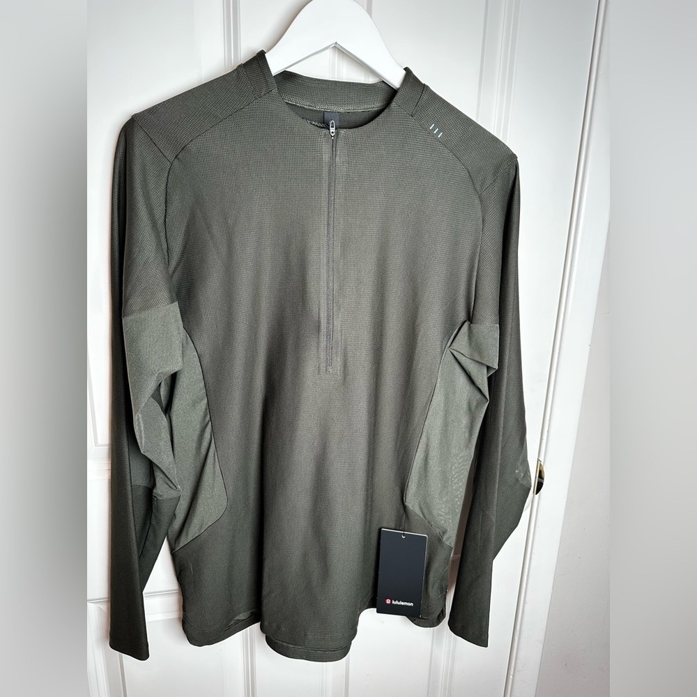 lululemon athletica Men's Dark Green Half-Zip Jacket with sheer detail